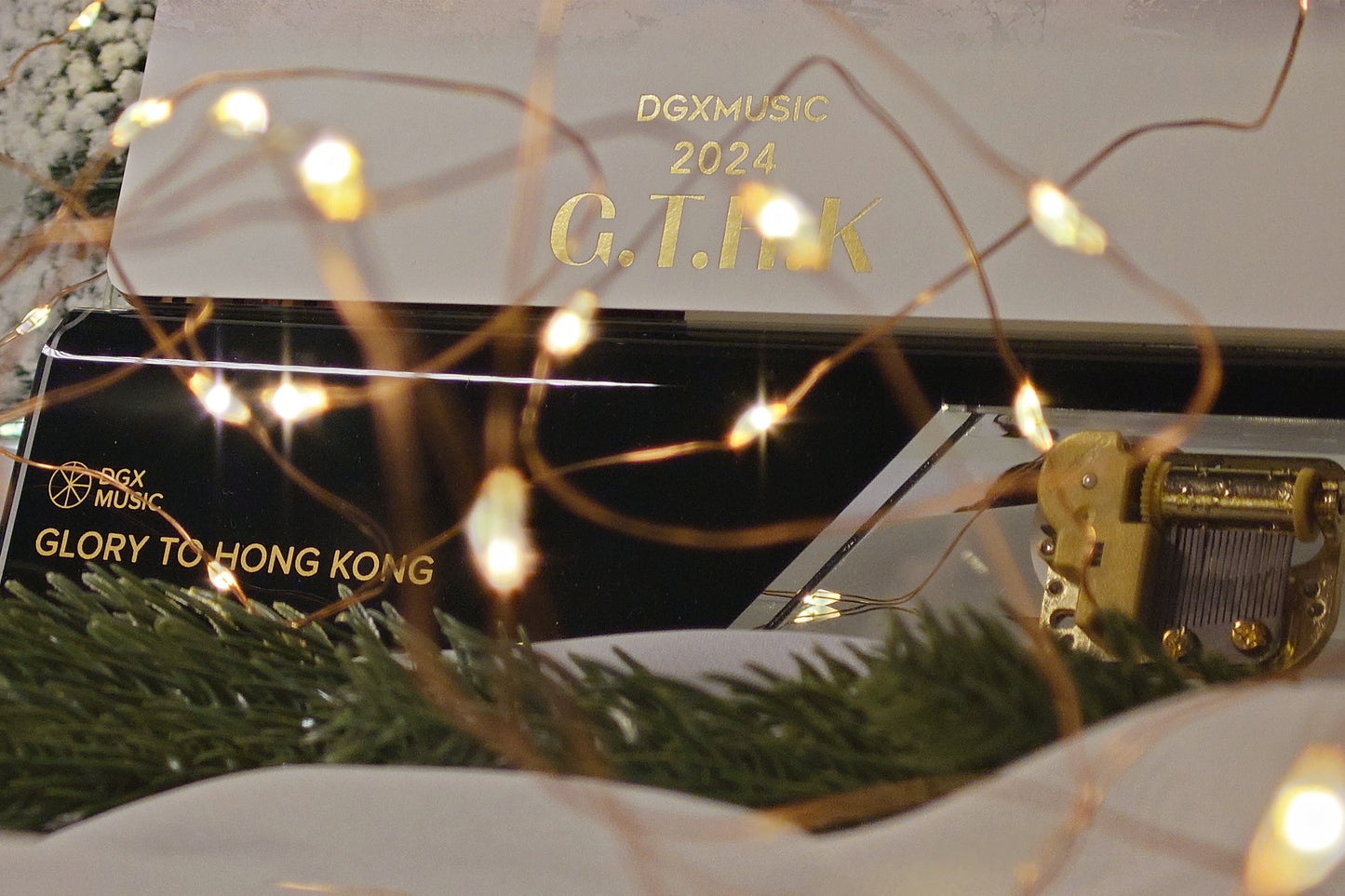 Glory to Hong Kong Calendar Music Box Set