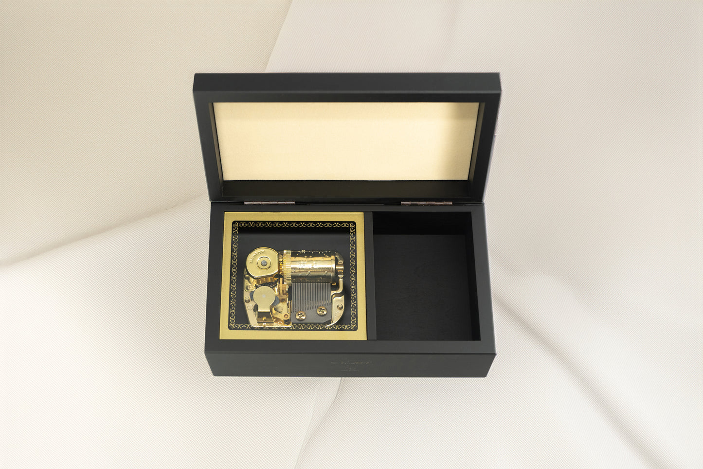 Glory to Hong Kong 23notes Music Box